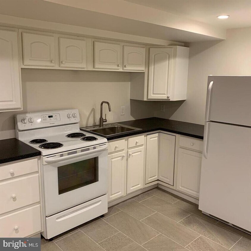 Foto principal - 4960 Chestnut St