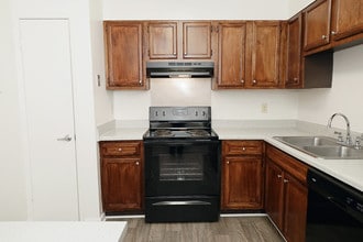 Building Photo - Huntleigh Woods