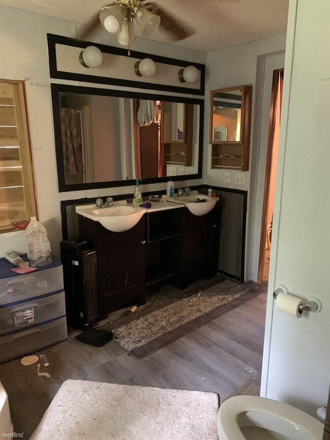 Building Photo - 3 br, 2 bath House - 274 Broadway St