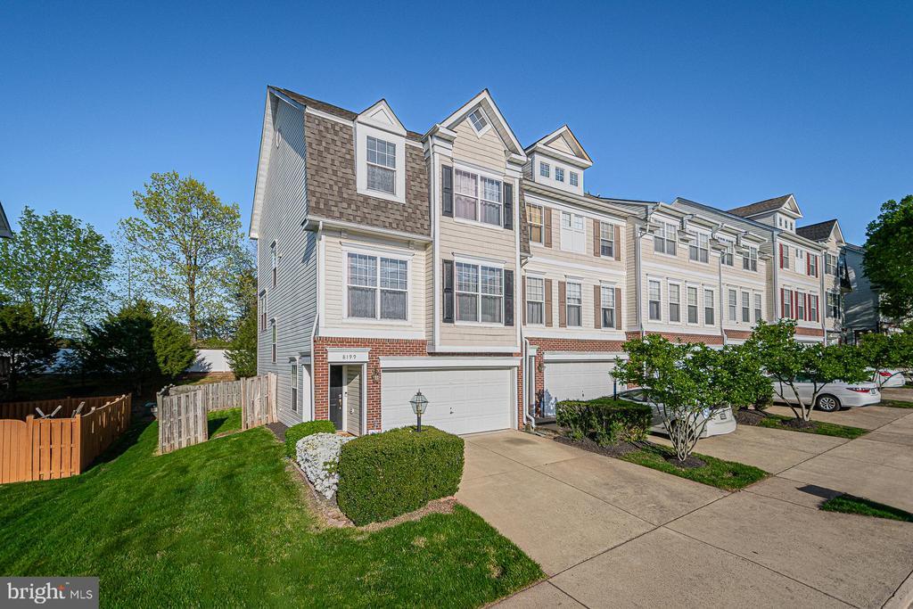 Foto principal - 8199 Glade Bank Dr