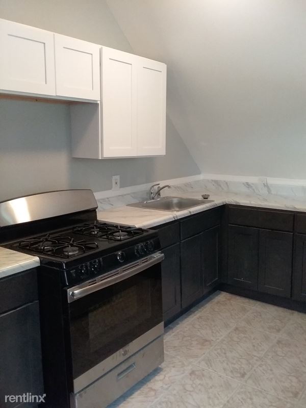 Primary Photo - 1 br, 1 bath Townhome - 439 Summer Ave