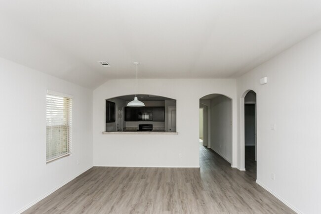 Foto del edificio - 3803 Job Dr