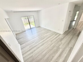 Building Photo - 1272 NE 145th St