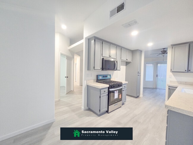 Foto del edificio - 6916 Shady Woods Way