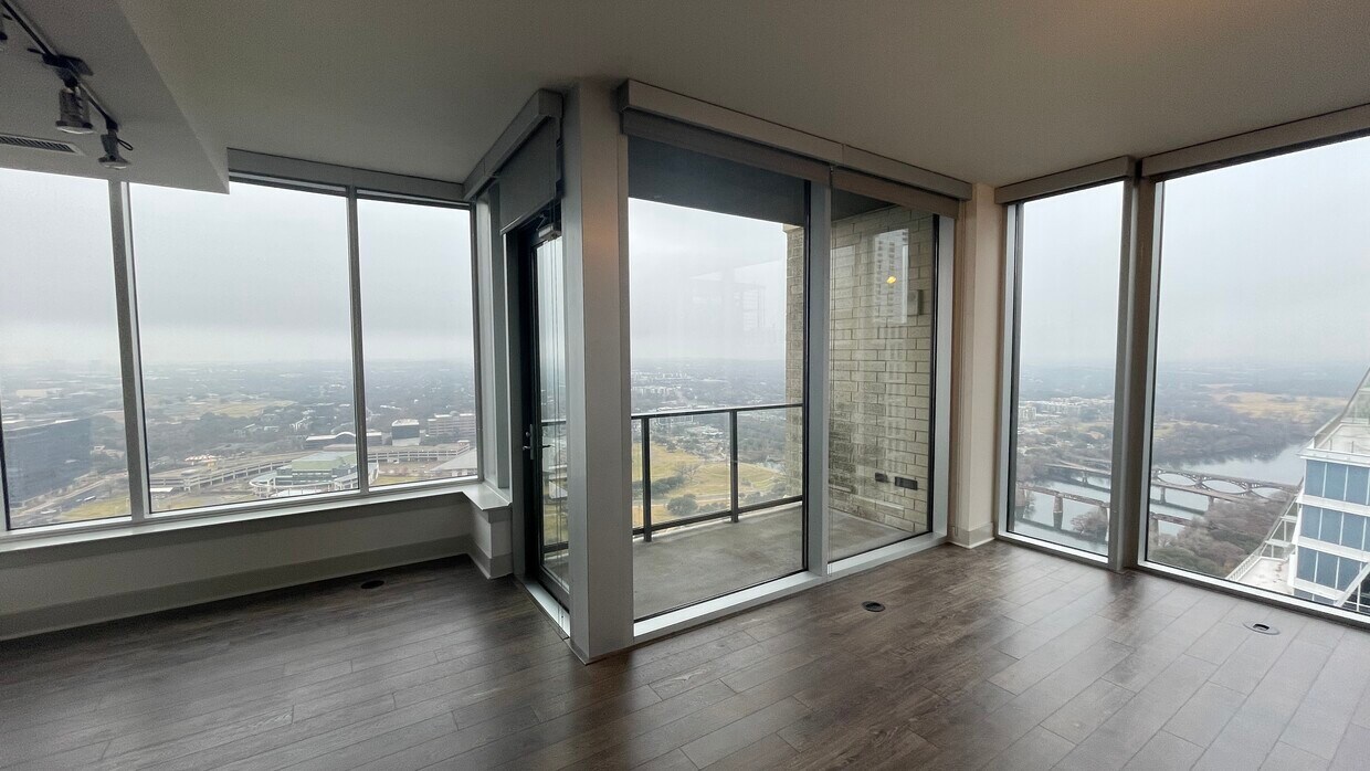 Foto principal - 500 W 2nd St