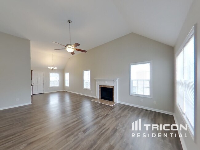 Building Photo - 318 Chalet Circle Clarksville TN