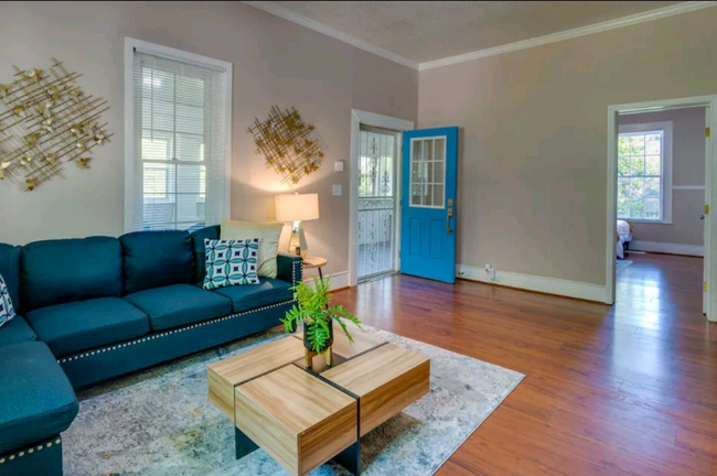 Foto del edificio - 451 Holly St NW