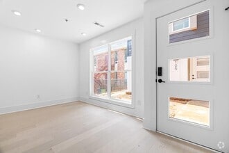 Building Photo - 10 Seawell Ave