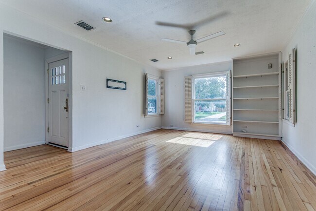 Foto del edificio - 3-BEDROOM COTTAGE IN TERRELL HEIGHTS