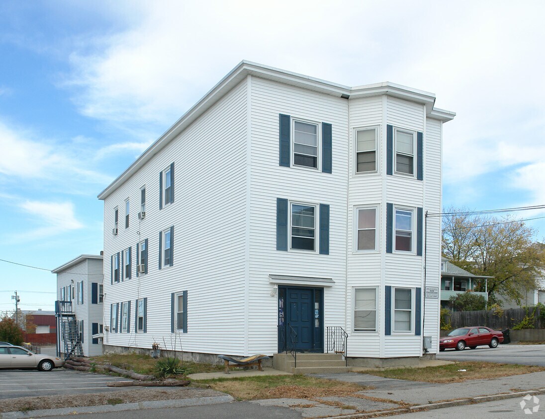 Building Photo - 518 Somerville St