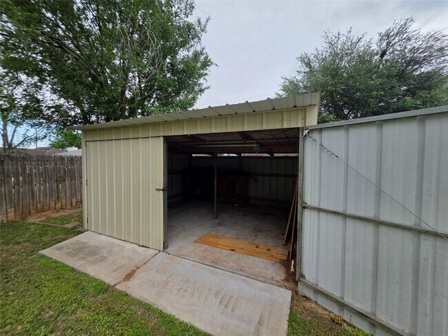 Foto del edificio - East Heatherock Circle, Sugar Land, TX 77479 - 3 BR 2 BA single-family home
