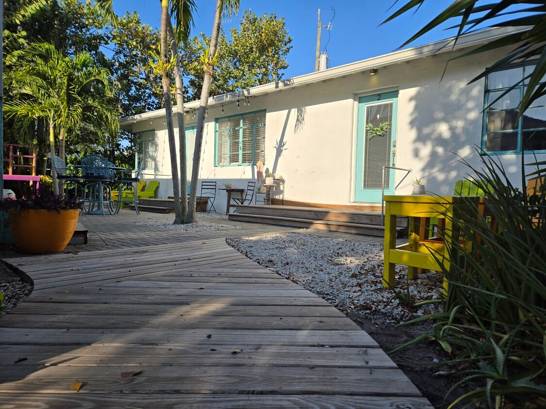 Photo - 410 N Federal Hwy (Lake Worth, FL)
