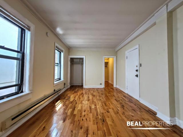 Building Photo - 0 bedroom in CHICAGO IL 60610
