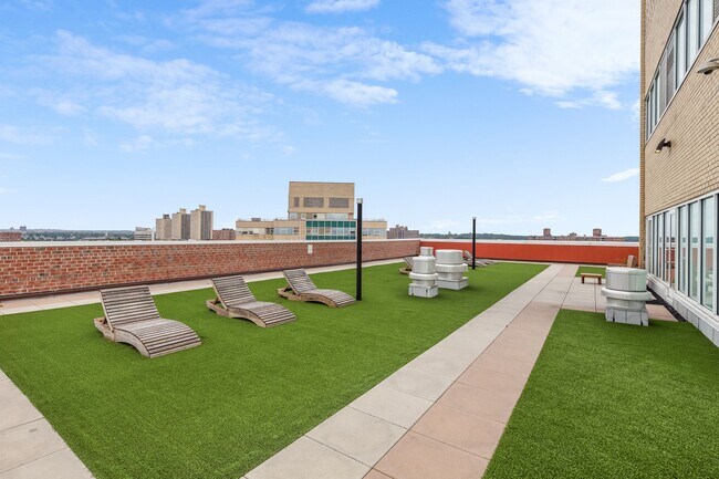Foto del edificio - 97-45 Queens Blvd