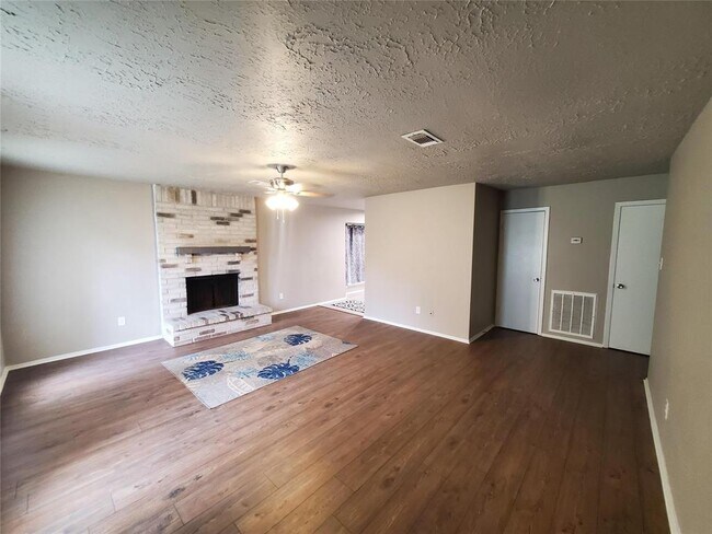 Foto del edificio - 4527 Algernon Dr