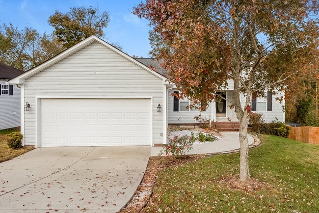 Building Photo - 1641 Red Bird Cir SE