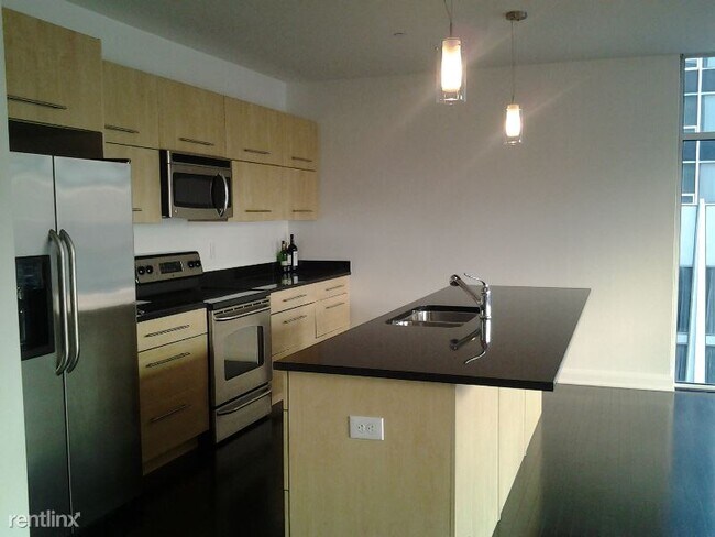 Building Photo - 2 br, 2 bath Condo - 100 E Gay St