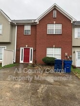 Building Photo - 744 3rd St NE