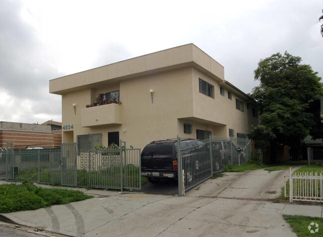Building Photo - 4934 Maplewood Ave