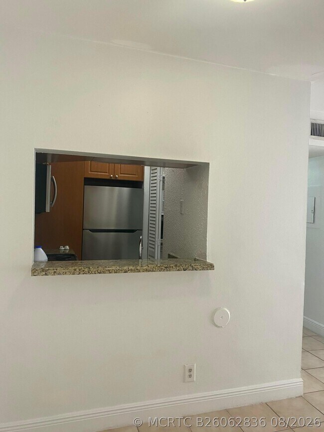 Foto del edificio - 8185 NW 7th St