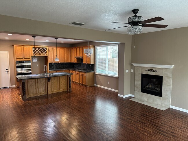 Foto del edificio - 5505 Claudied Way