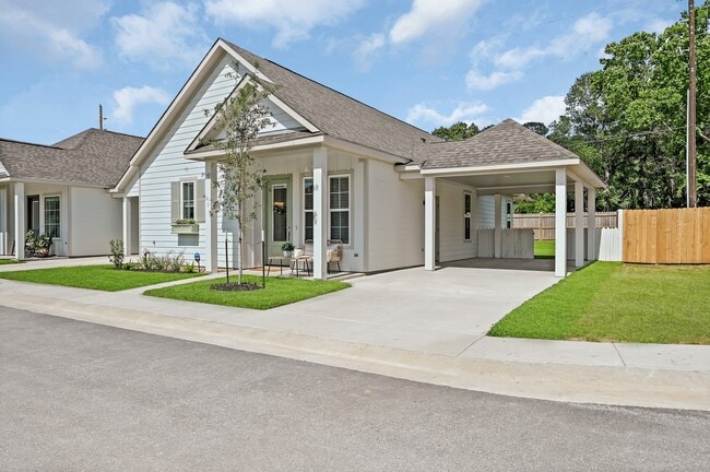 Building Photo - 33455 Buckshot Ln