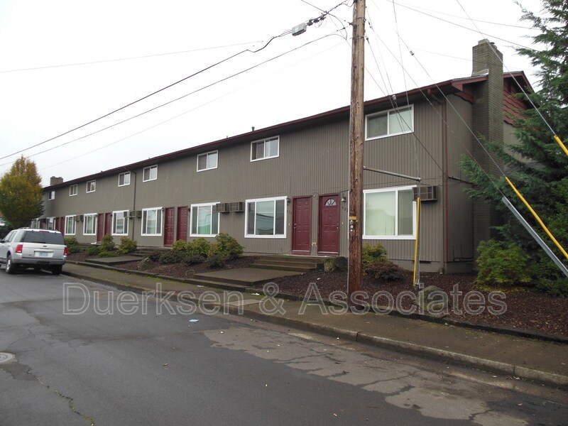 938 21st Ave SW, Albany, OR 97321 Condo for Rent in Albany, OR