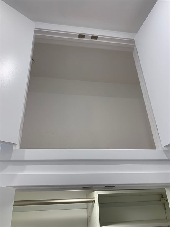 Building Photo - 64 Market St