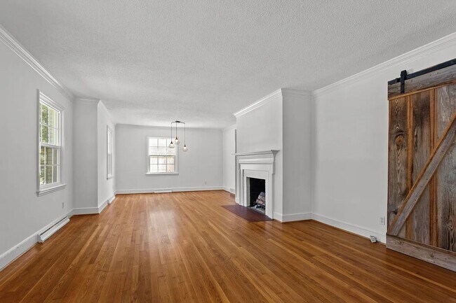 Foto del edificio - 3 Bedroom with Full Basement Located off N Holden!