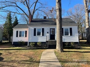 Building Photo - 815 E Front St