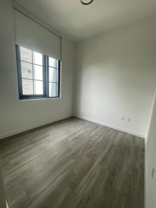Foto del edificio - 2405 NW 2nd Ave