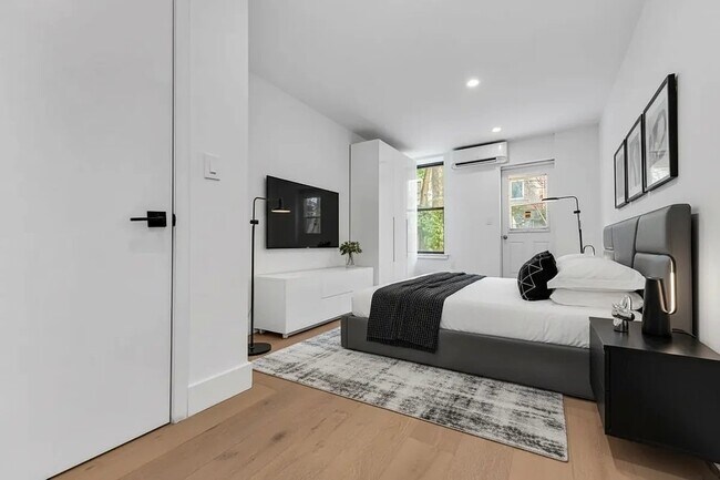 Foto del edificio - 166 E 7th St