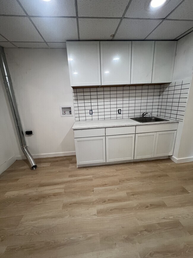 Foto del edificio - 718 S Main St