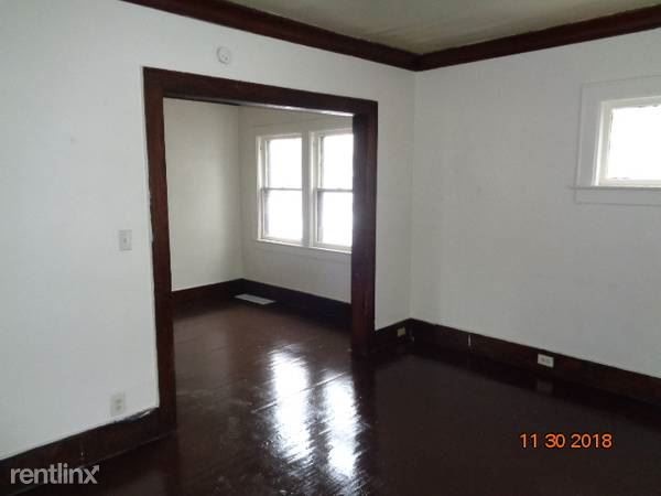 Building Photo - 1 br, 1 bath  - 185 Carter St down back