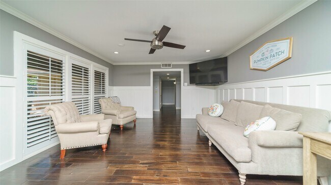 Foto del edificio - 1506 Wavecrest Ln