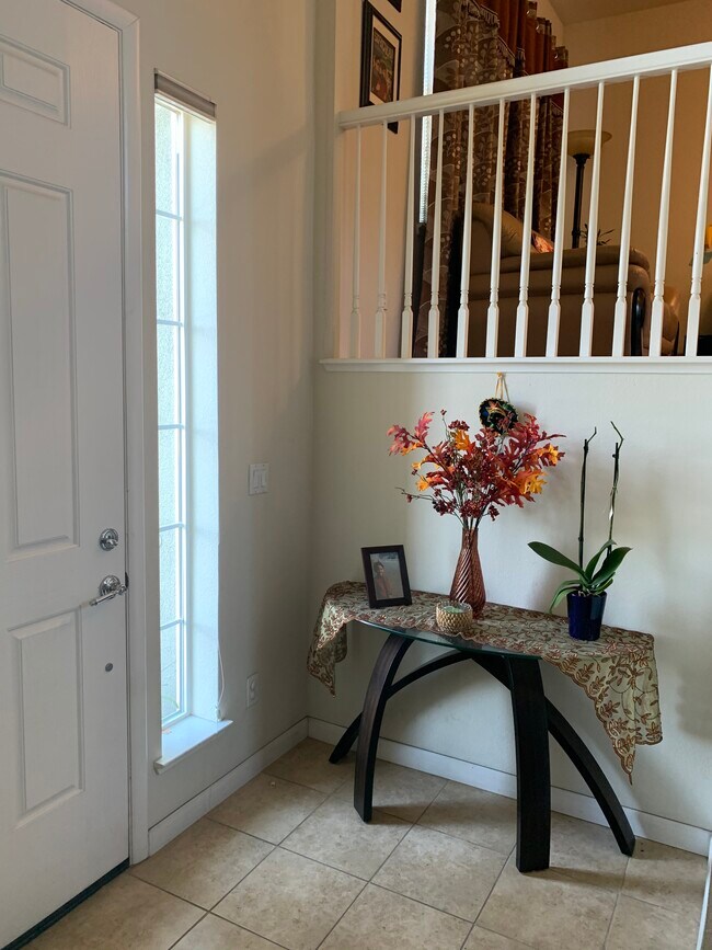 Building Photo - 1145 Kassel Ter