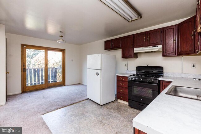 Building Photo - 540 N 4th St