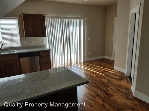 Foto del edificio - 524-524 Gray Ct