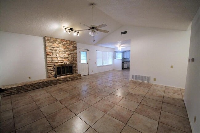 Foto del edificio - 13320 Water Oak Ln