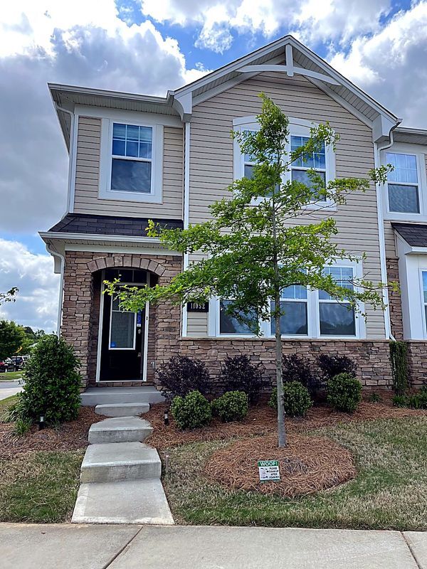 Foto del edificio - 11052 Chalkbark Ln