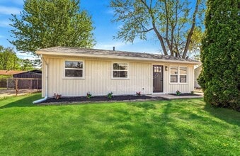 Building Photo - 4624 E Indian Trail