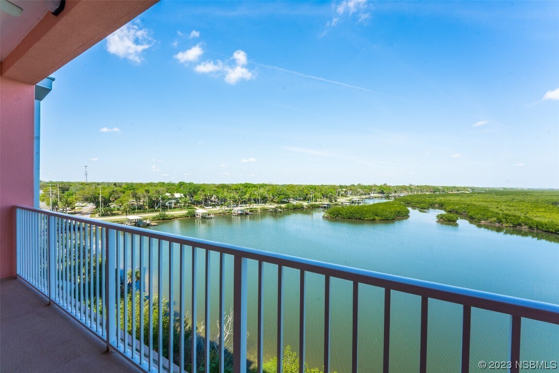Foto principal - 6-603 Riverwalk Drive