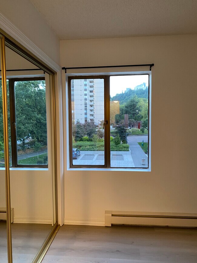 Foto del edificio - 2211 SW 1st Ave