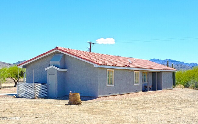 Foto del edificio - 69762 Old Bell Rd