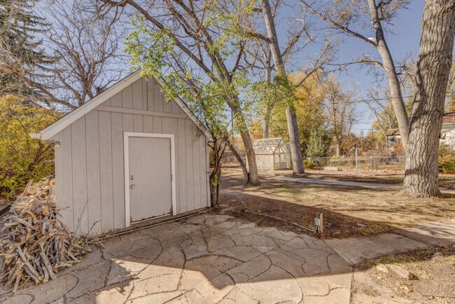 Building Photo - 1608 E. Sheridan Street