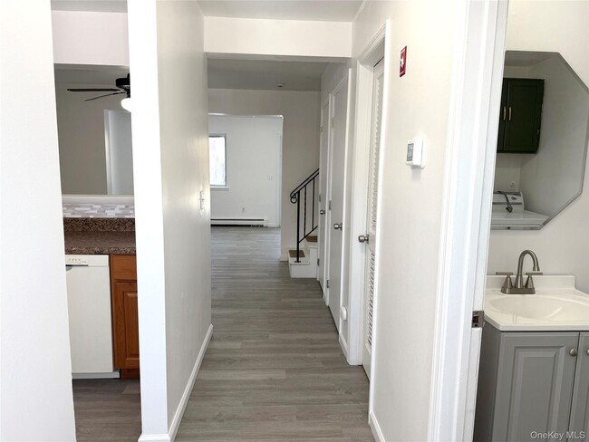 Foto del edificio - 205 Everett Pl