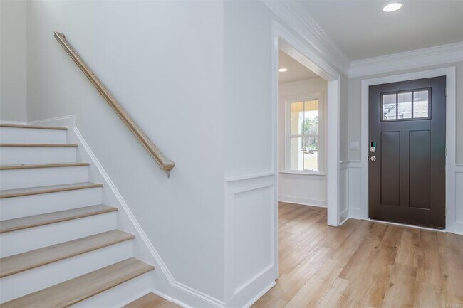 Foto del edificio - 9300 Charley Ln