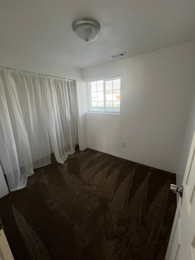 Building Photo - 1767 N 600 W