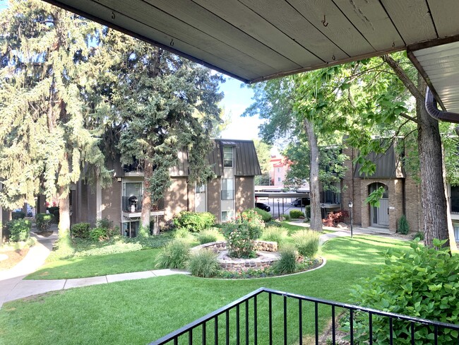 Foto del edificio - 4876 S Highland Cir