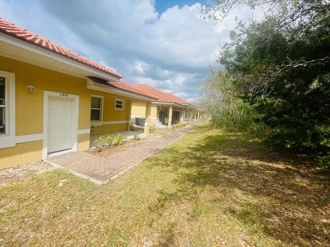 Foto del edificio - 1601 Cumin Dr